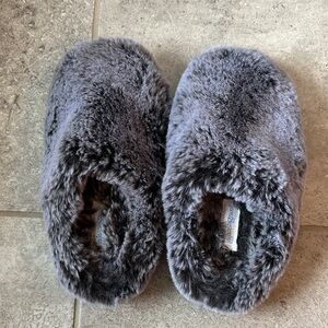 Cozy Gray Faux Fur Slippers